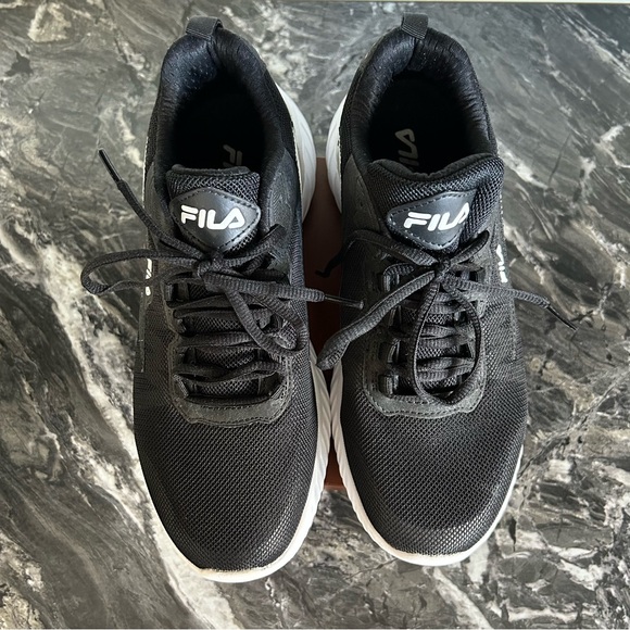 Fila Black Running Shoes - Picture 10 of 12